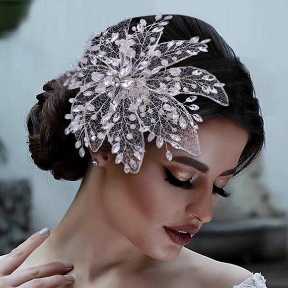 The Unbranded Brand Jewelry - ⛄️⛄️Bridal inlaid rhinestone headdress hairpin/wedding flower shape